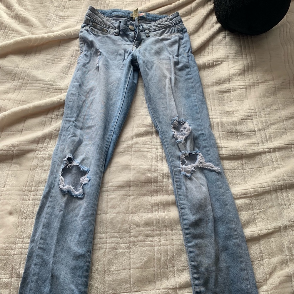 Light wash boyfriend jeans